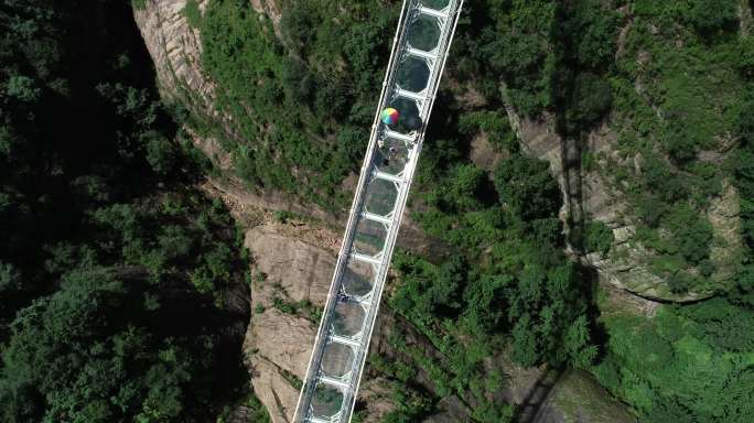 俯瞰九龙山风景区航拍4K宝鸡旅游玻璃栈道