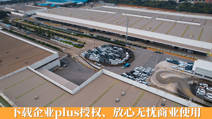 广西柳州通用五菱主机厂内部依次停放的车辆