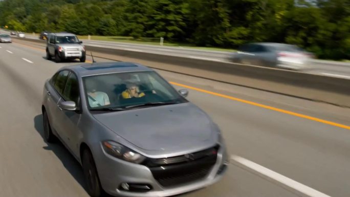 一辆轿车行驶在高速公路视频