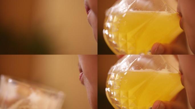 玻璃杯里倒果汁 (1)