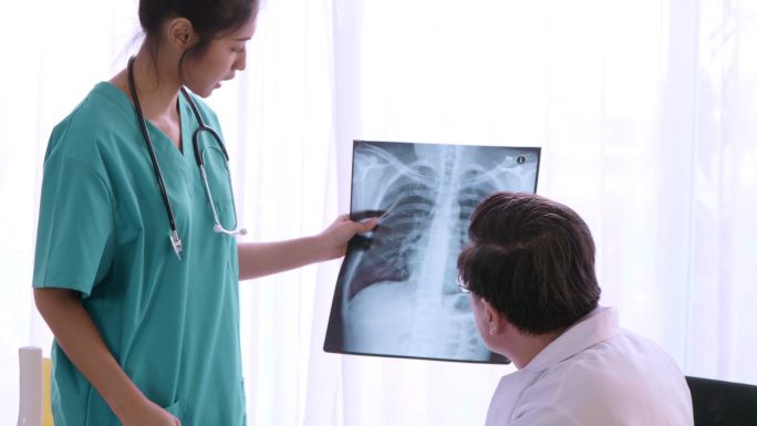 解释肺部X光片外科手术治疗方案4K医疗健