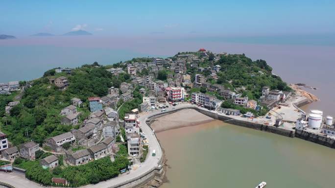 玉环坎门街道东沙渔村台风来临前倒飞拉高