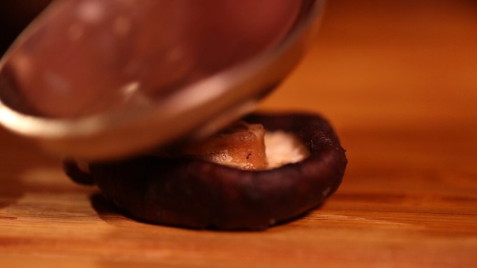 按压香菇对比香菇肉薄厚 (4)