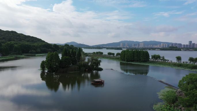 无锡太湖鼋头渚夏天的水景苑