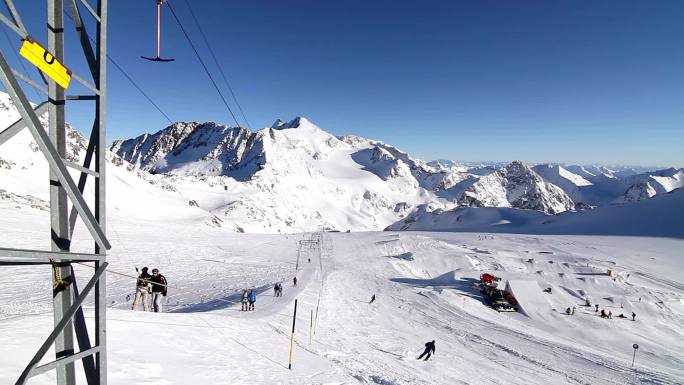 冰川滑雪场。