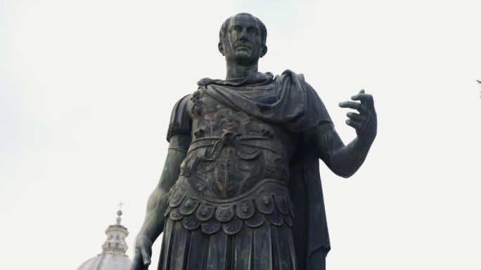 意大利罗马的朱利叶斯·凯撒雕像。