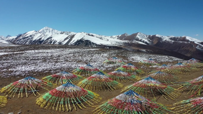 姊妹湖雪山草地经幡航拍