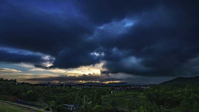 乡村暴雨云团延时