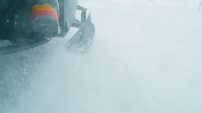 雪车滑行特写镜头滑雪滑雪场视频素材冰雪