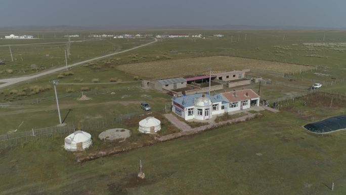 内蒙古草原牧场广阔俯视角航拍