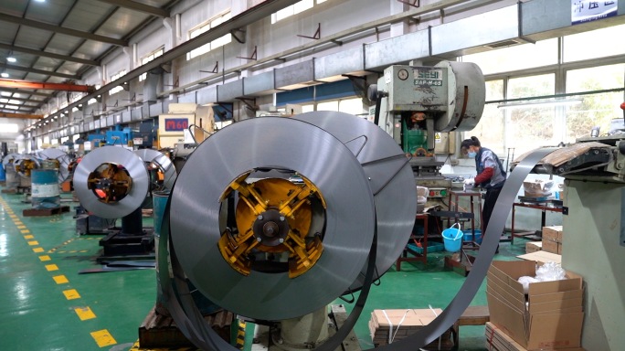 制造业工厂产业工人机电制造重工业机床钢材