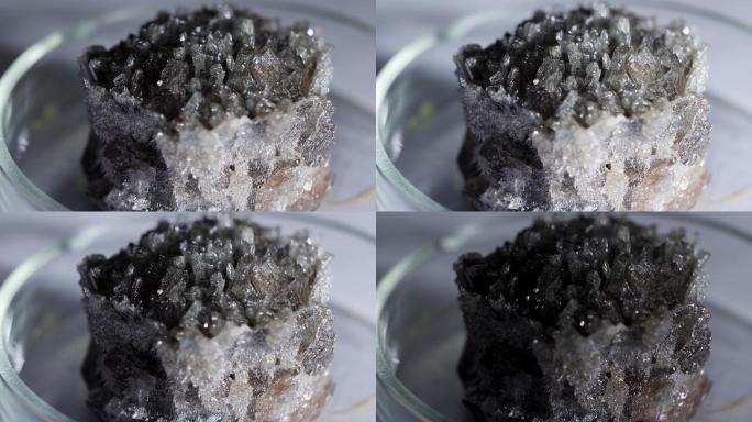 灰黑色水晶石锡石