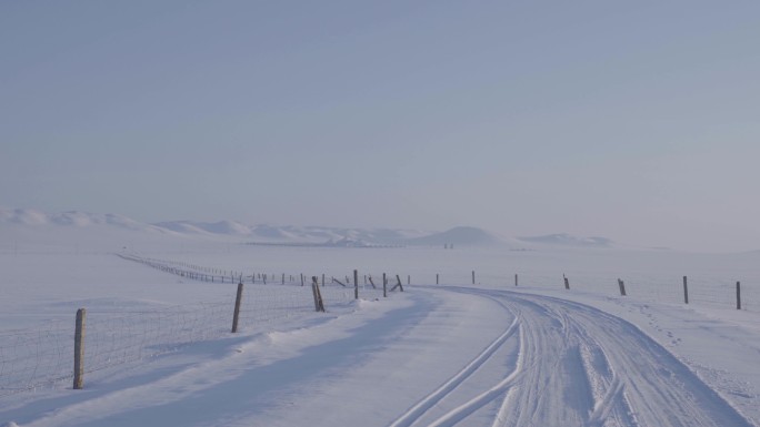 空镜唯美意境冬季广阔雪地公路雪山