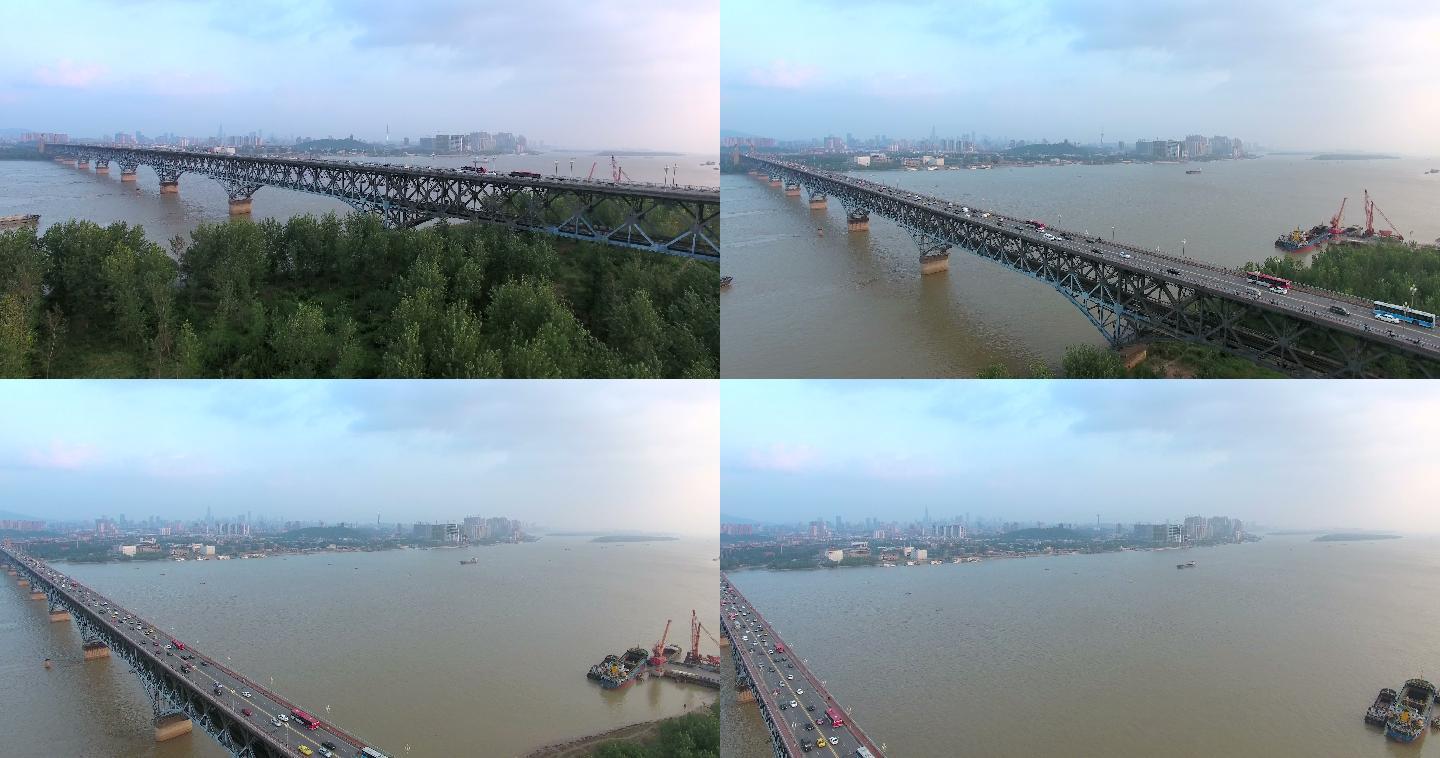 中国南京长江大桥高速公路立交桥车流量交通