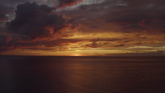 飞越加勒比海大海海面天际线海岸线