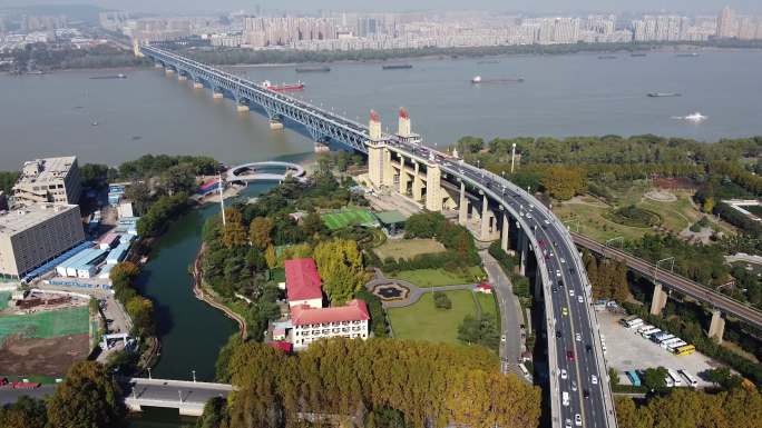 南京长江大桥高空环绕渐近航拍
