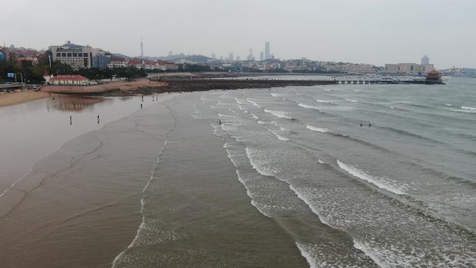 航拍大海海浪浪花沙滩