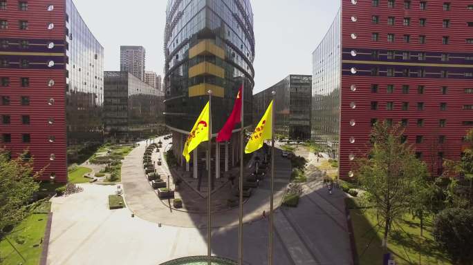 成都高新区管委会大楼旗帜航拍