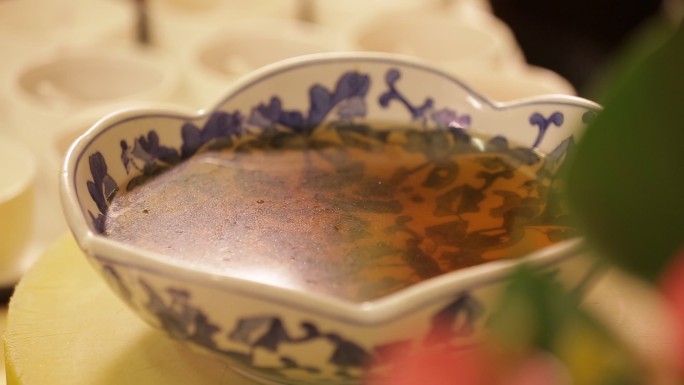 青花瓷碗泡发香菇 (12)