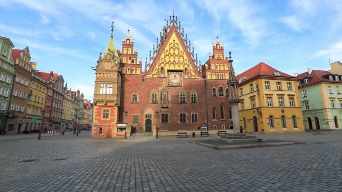 波兰下西里西亚弗罗茨瓦夫历史市政厅视图