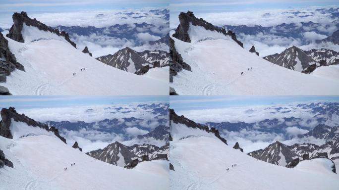 阿尔卑斯山上的一群登山者