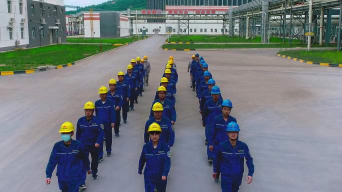 发电厂电力电网电厂工人行走步伐职工队伍