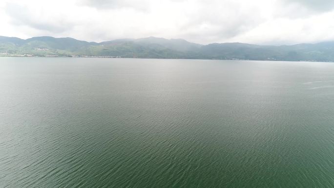 高清航拍抚仙湖湖面