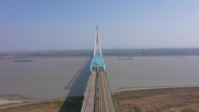 航拍安庆长江铁路大桥，长江大桥视频素材