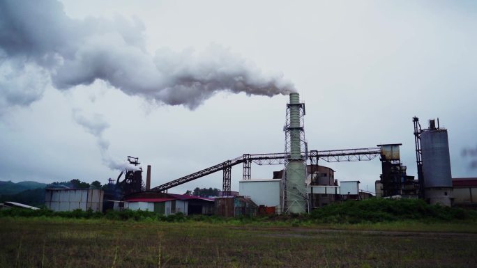 化工厂烟囱，烟雾排放，空气污染