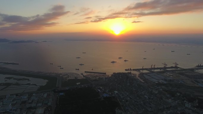 玉环大麦屿夕阳晚霞日落倒飞航拍4K