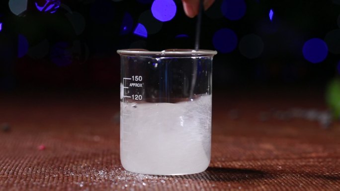 烧杯融化白色化学粉末石蜡 (7)