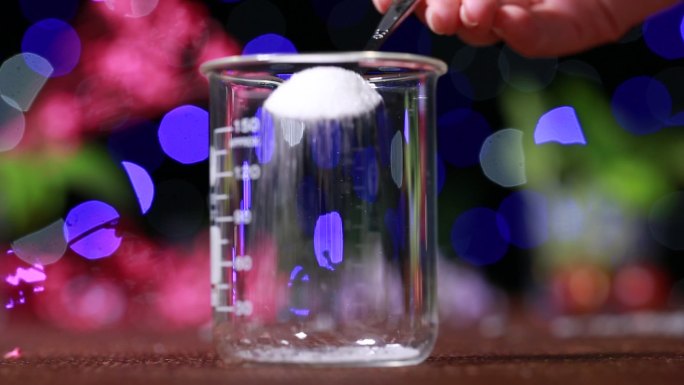 烧杯融化白色化学粉末石蜡 (3)