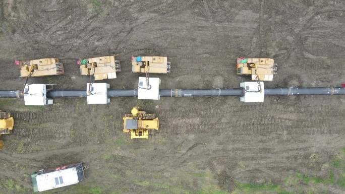 4k石油天然气管道焊接航拍素材
