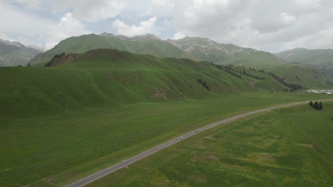 草原风景公路航拍