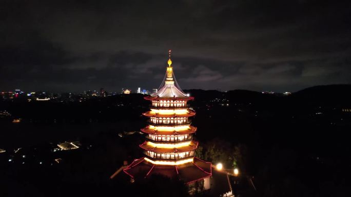 夜晚的雷峰塔