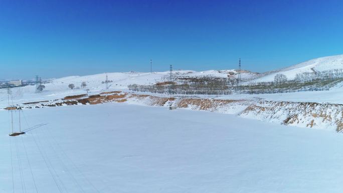 冬季唯美雪景蓝天空镜航拍