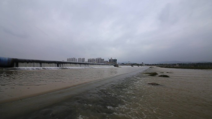 河堤排水流水