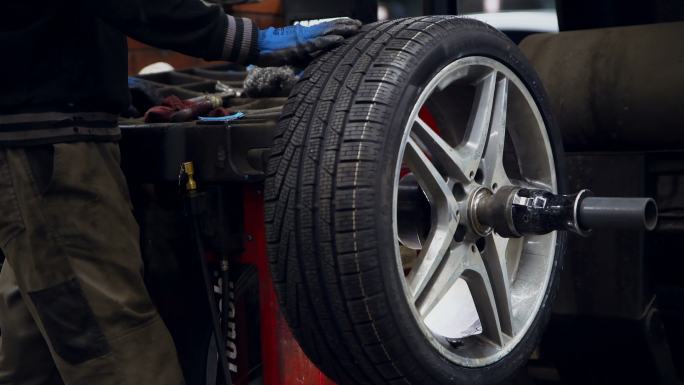 汽车轮胎维修动平衡调节扒胎测试汽修行业