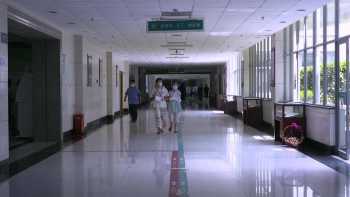 医院看病等候的病人素材-医院大厅走廊延时