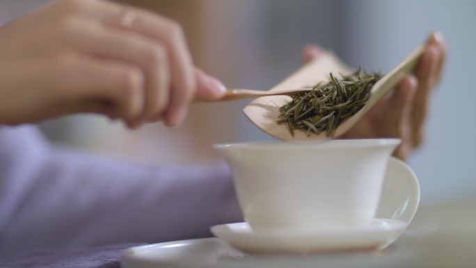 唯美茶艺师 盖碗 泡茶 绿茶毛峰