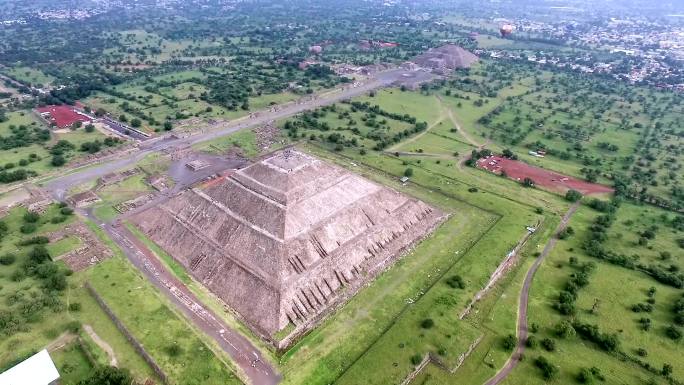 墨西哥特奥提瓦坎金字塔鸟瞰图
