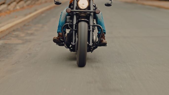 摩托车在路上行驶宣传片视频素材广告