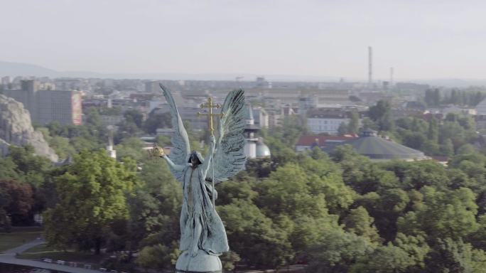 布达佩斯天使雕像鸟瞰图