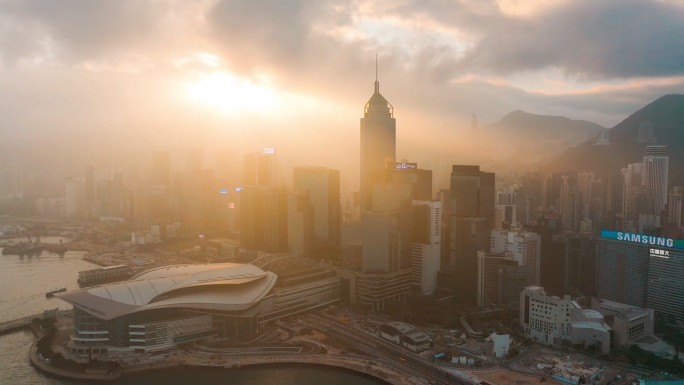 日出时的香港码头港口中国地标标志性