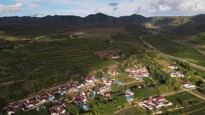 航拍宁夏南部六盘山区新农村建设