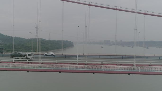 大气航拍跨江大桥
