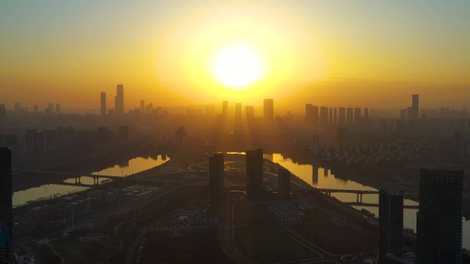 4K高空航拍夕阳下的马栏山产业园