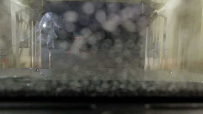 自动洗车内部视角洗车机自动化清洁冲洗