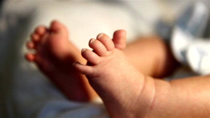 新生婴儿的小脚丫