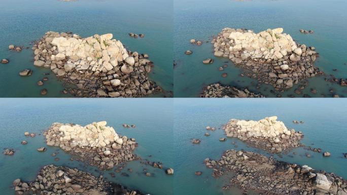 航拍海上礁石岛屿